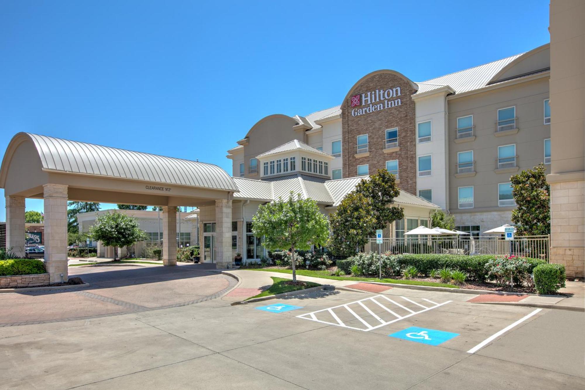 Hilton Garden Inn Dallas Арлингтън Екстериор снимка