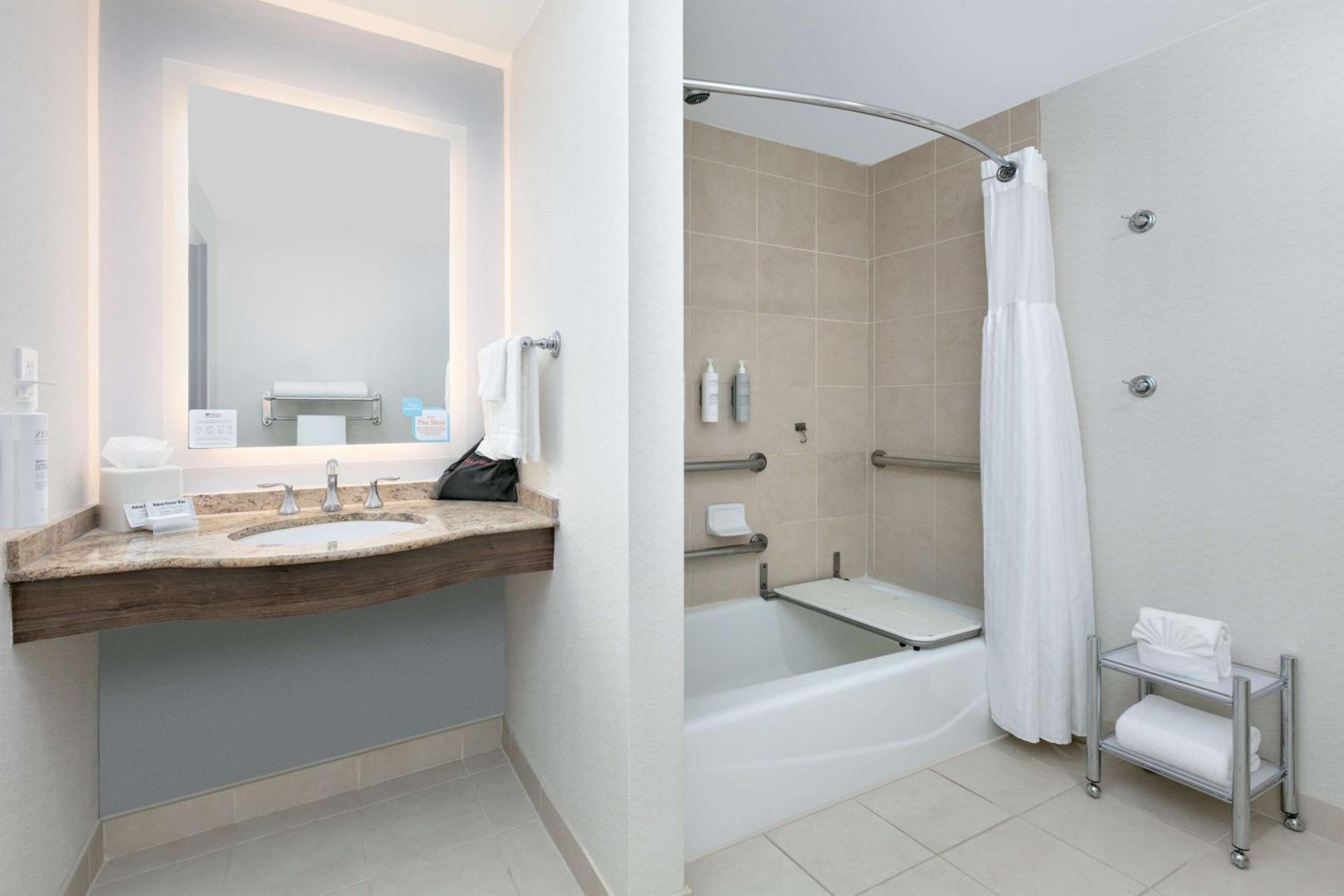 Hilton Garden Inn Dallas Арлингтън Екстериор снимка