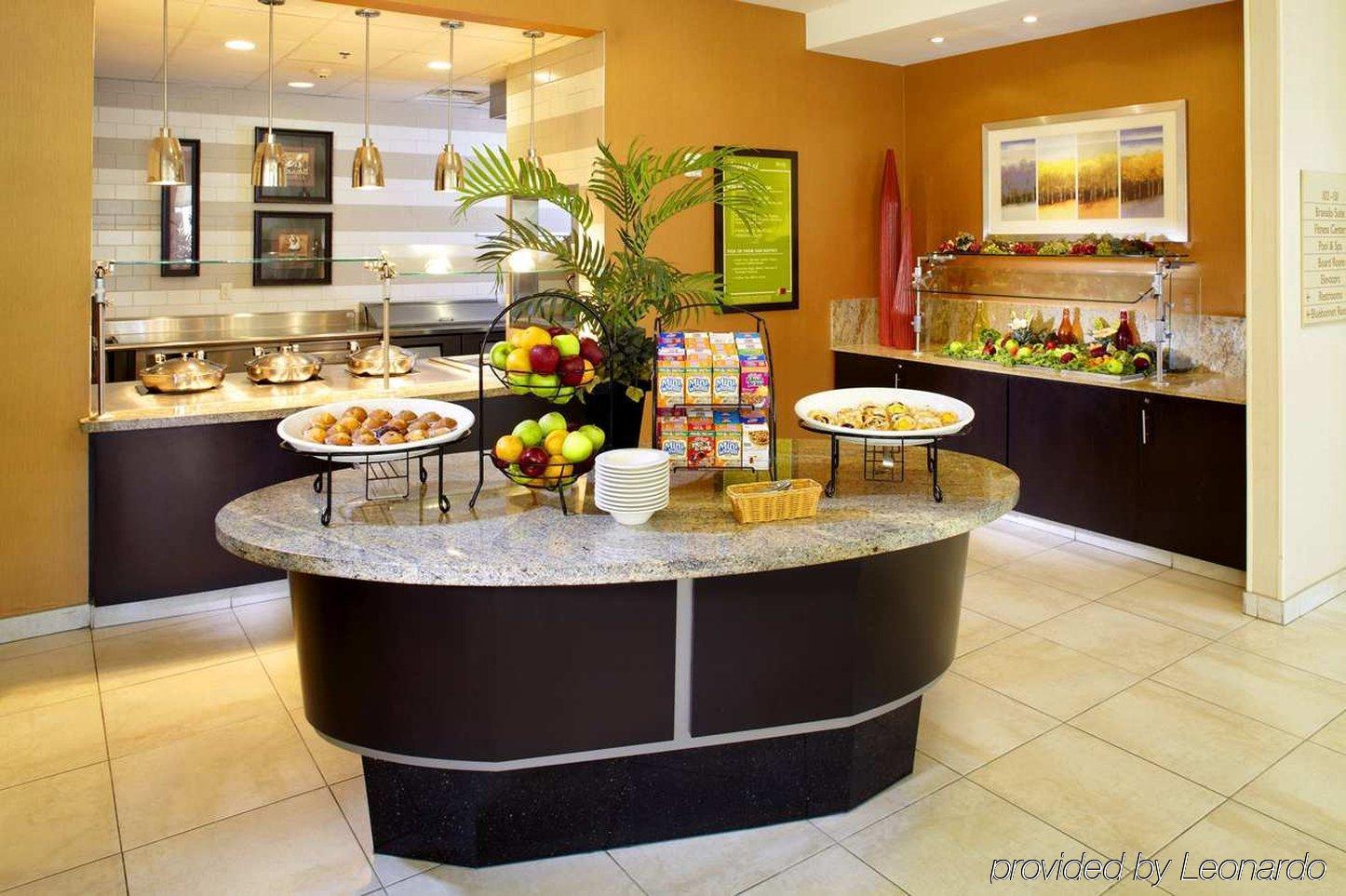 Hilton Garden Inn Dallas Арлингтън Екстериор снимка